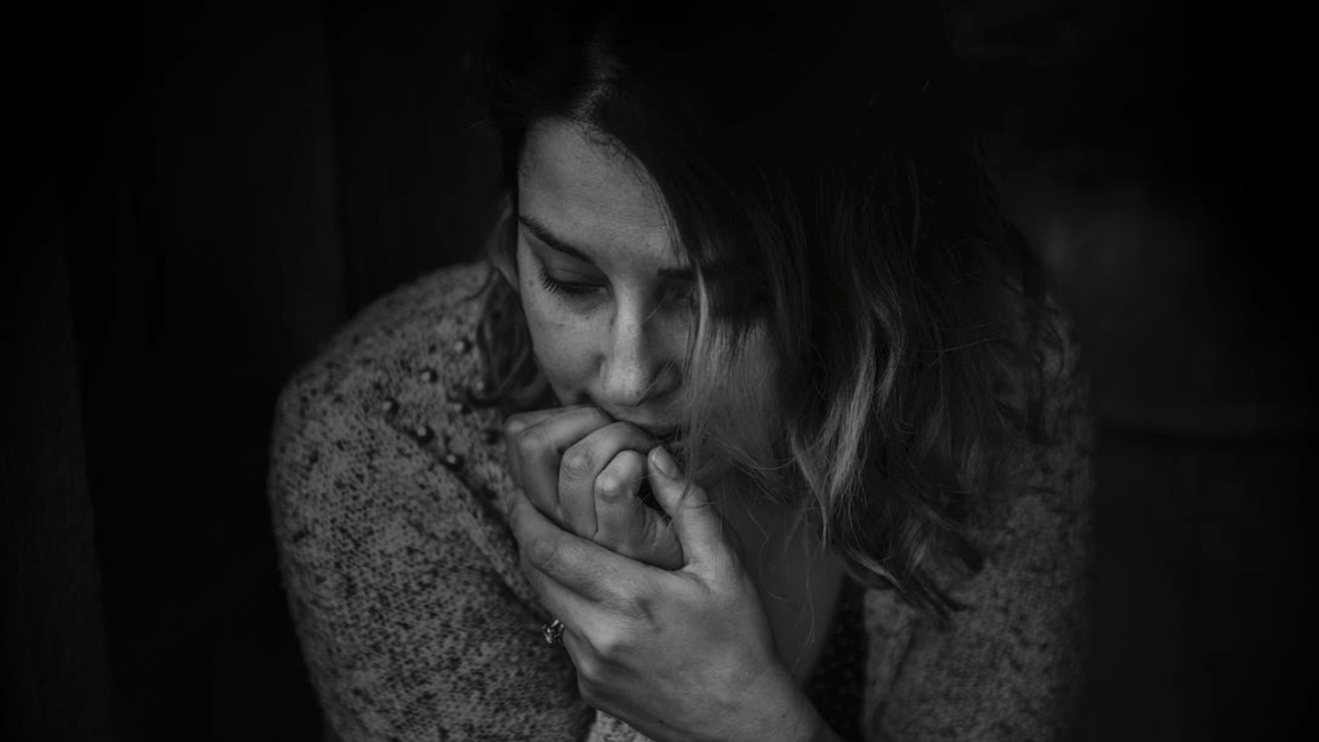 How Hypnotherapy Can Help You Stop These Unconscious Impulses